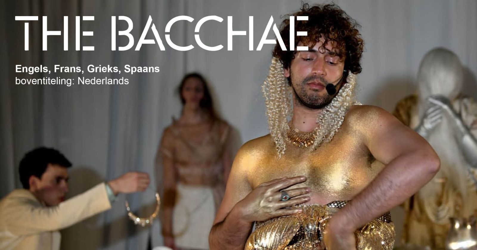 The Bacchae van Elli Papakonstantinou, Ariah Lester, ODC Ensemble. Holland Festival 2023 | Foto: Alex Kat Voor deze virtuoze meertalige voorstelling maakte ik de boventitels.